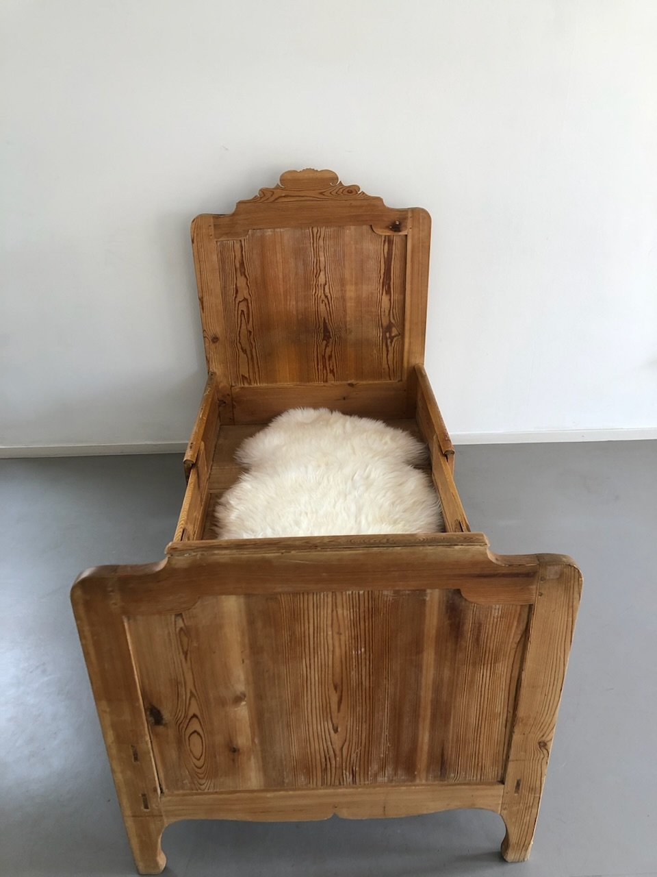 Vintage Zweeds meegroei bed, uitschuifbaar bed Vesterekki